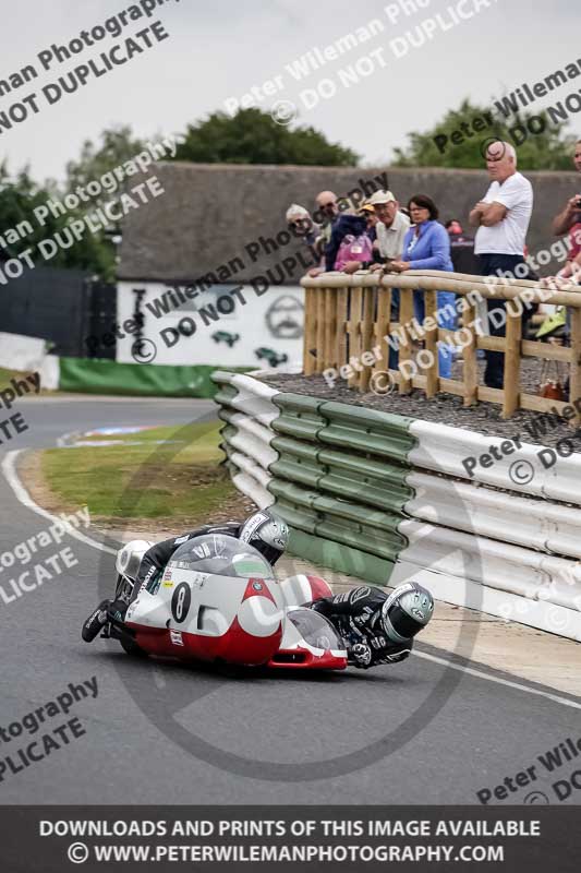 Vintage motorcycle club;eventdigitalimages;mallory park;mallory park trackday photographs;no limits trackdays;peter wileman photography;trackday digital images;trackday photos;vmcc festival 1000 bikes photographs